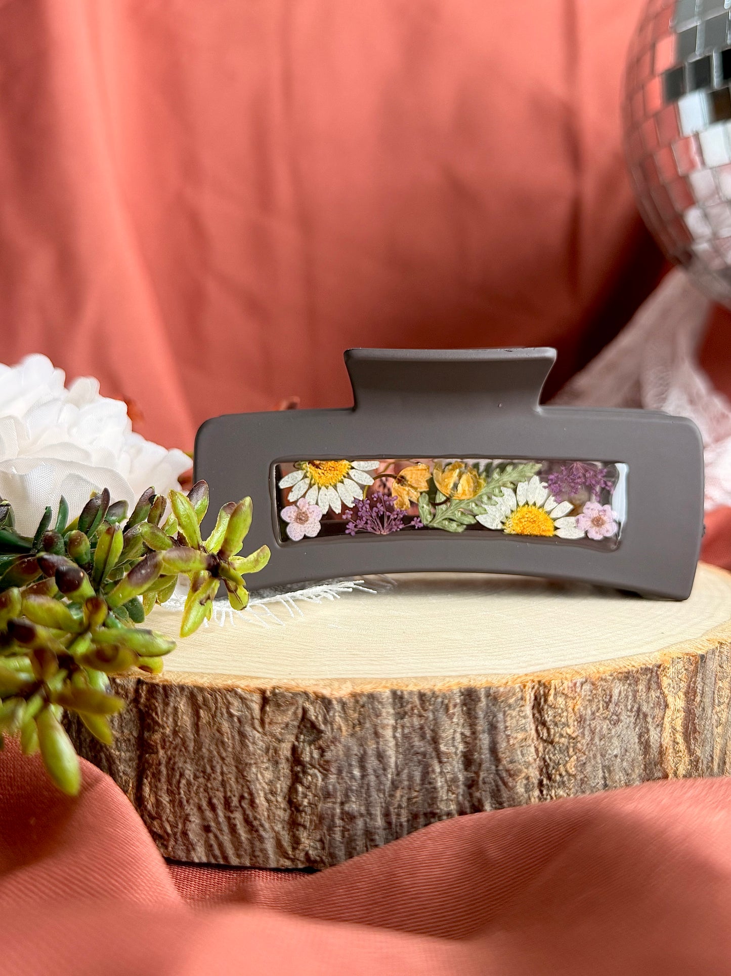 Blooming Garden Clip