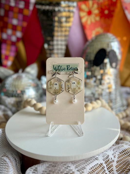 Bow + Pearl Ghosties